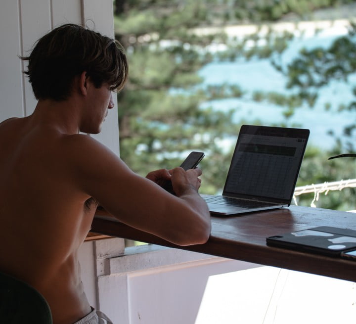 how to work from the beach 5